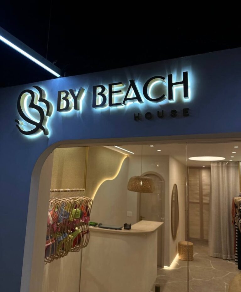 By Beach House, Galeria Santa Clara 33