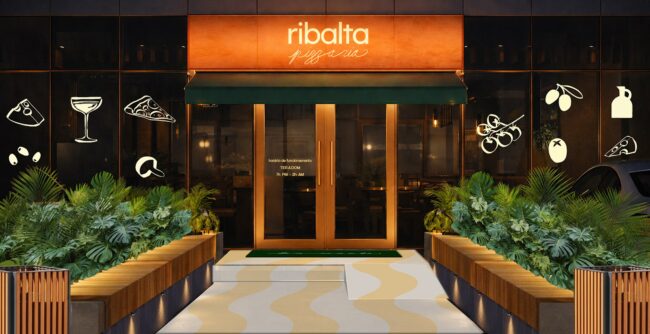 Render do projeto de ambientação da Ribalta Pizzaria, Unpack Design – fachada com canteiros, banco ripado e piso em ondas