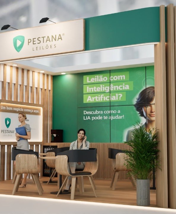 Stand Pestana Leilões com logotipo, painel de LED e mobiliário em madeira, projeto da Unpack Design